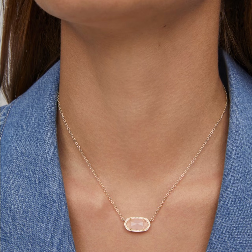 Kendra Scott Elisa Gold Pendant Necklace in Rose Quartz